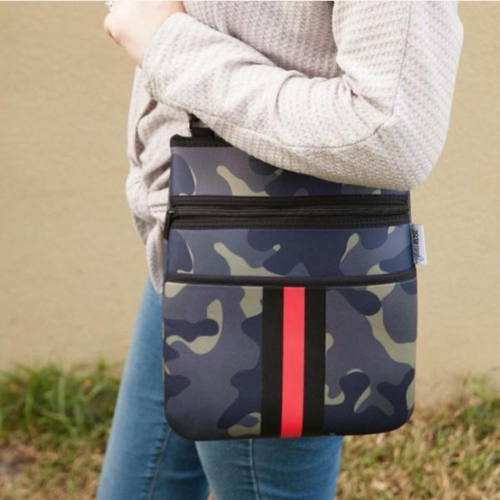 GIRLIE GIRL ORIGINALS Neoprene Tote/Crossbody Purse Camo Red Stripe Bag